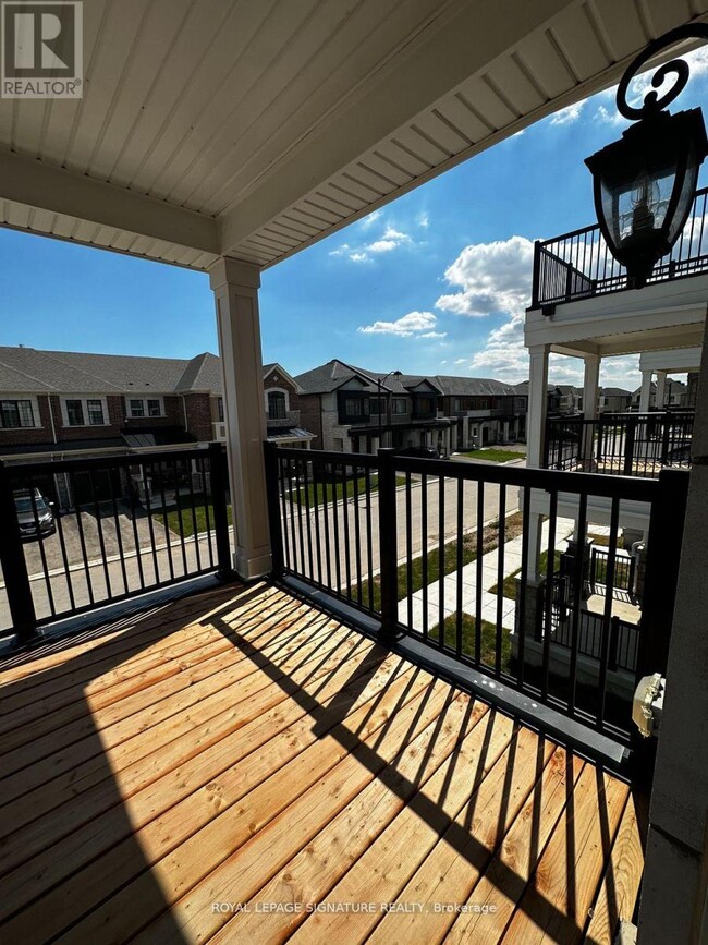 Building Photo - 1259 Lily Cres