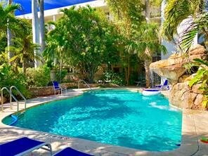 Foto principal - 116 S Riverside Dr