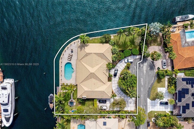 Foto del edificio - 655 Hibiscus Dr