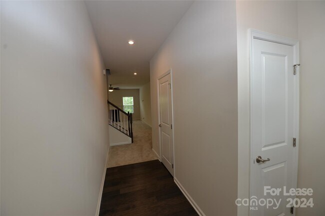 Building Photo - 2829 Sand Cove Ct