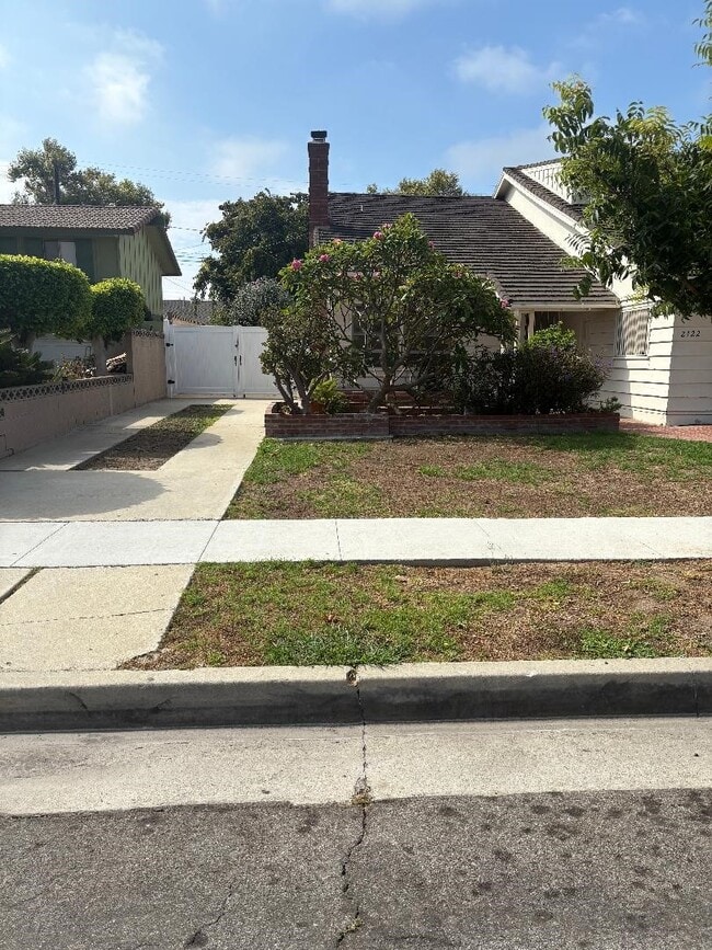 Building Photo - 2122 W 183rd St