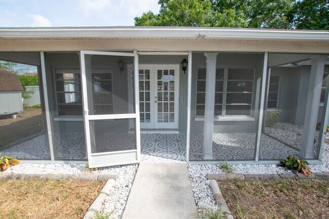 Foto del edificio - 3329 29th St N