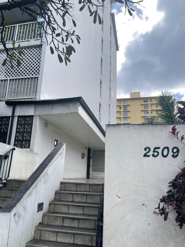 Foto del edificio - 2509 Ala Wai Blvd