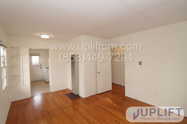 Foto del edificio - $500 off MOVE IN NOW! University Heights h...