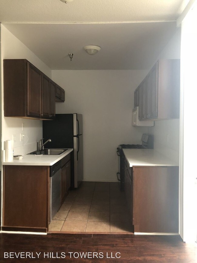 Foto del edificio - 125 N Doheny Dr