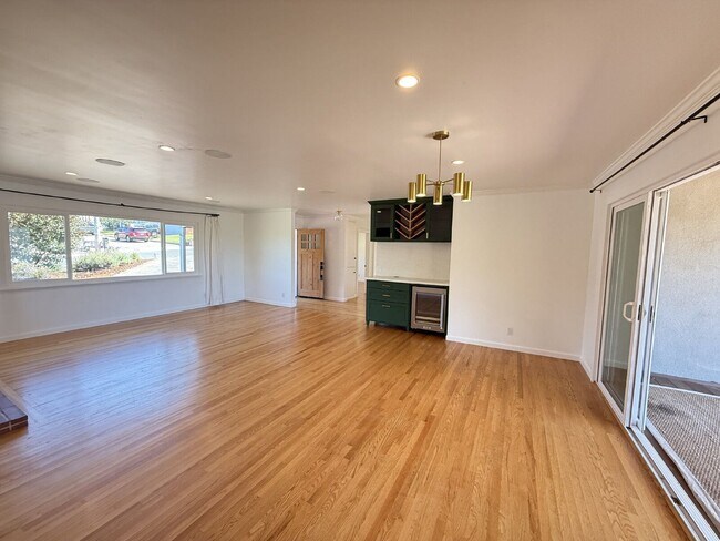 Building Photo - 1401 Forest Ave