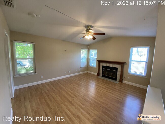 Foto del edificio - 3 br, 2 bath House - 9790 Falcon Meadow Dr