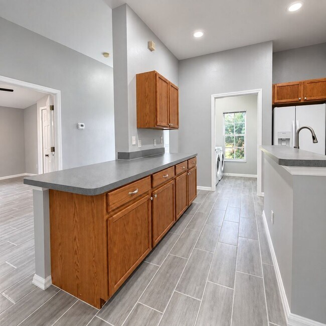 Foto del edificio - 4914 SW 27th Ave