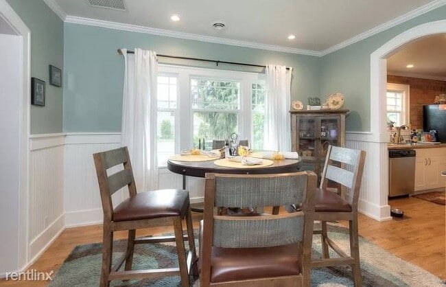 Foto del edificio - 3 br, 1 bath House - 301 North Montgomery ...