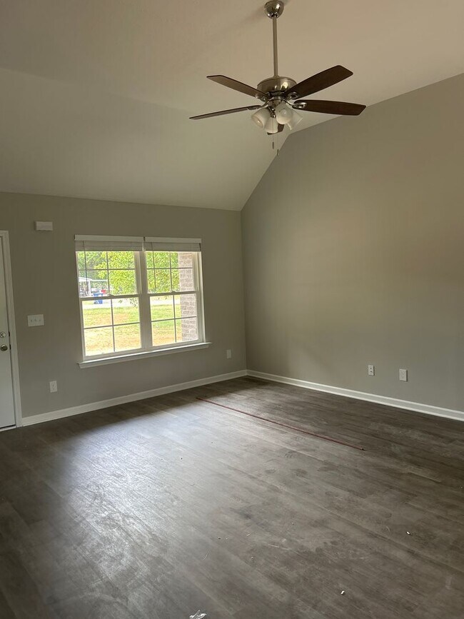 Building Photo - Brand new home!