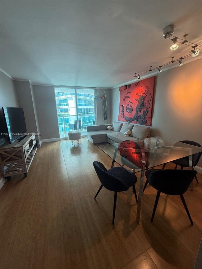Building Photo - 2101 Brickell Ave