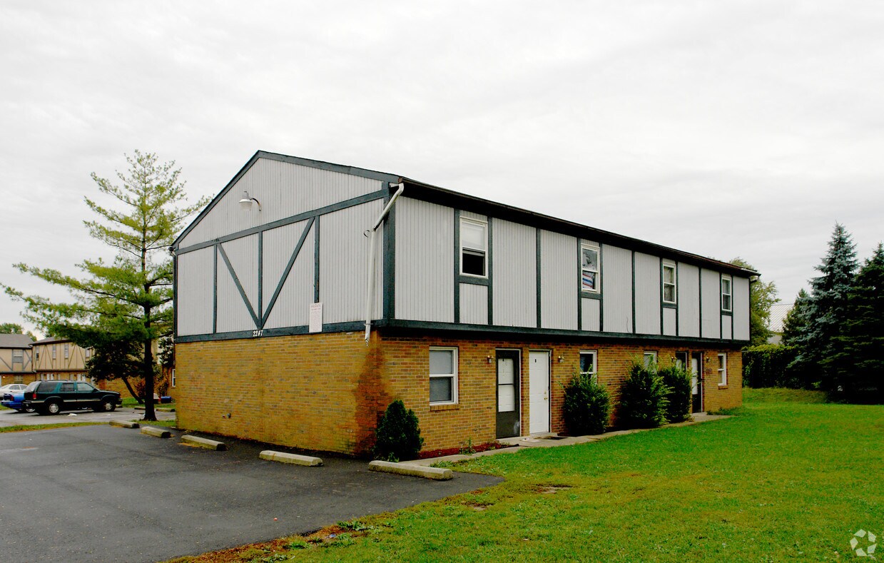 Primary Photo - 2247 Webster Canyon Ct