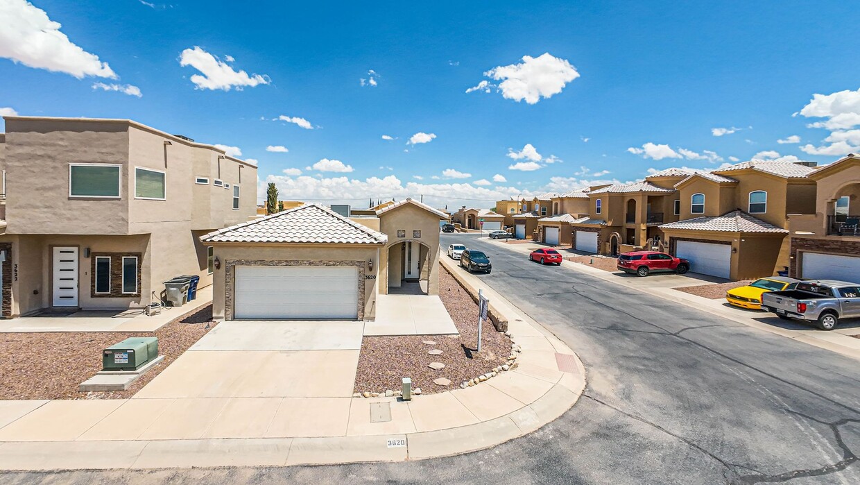 Foto principal - Beautiful 3 bed-2 baths with Casa Club/Gym...