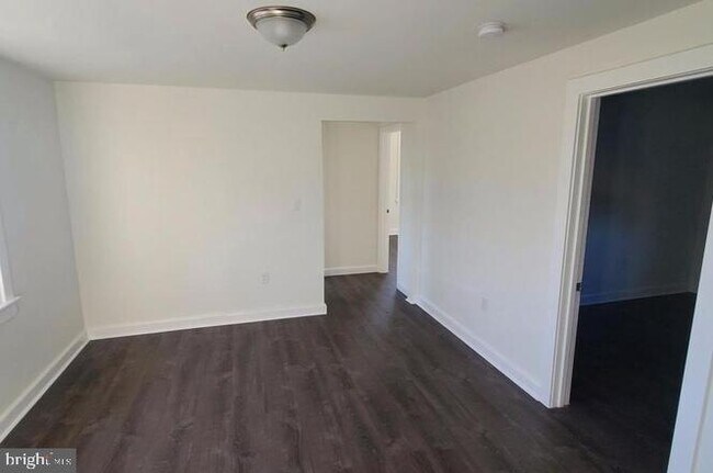 Building Photo - 203 E Cedarville Rd