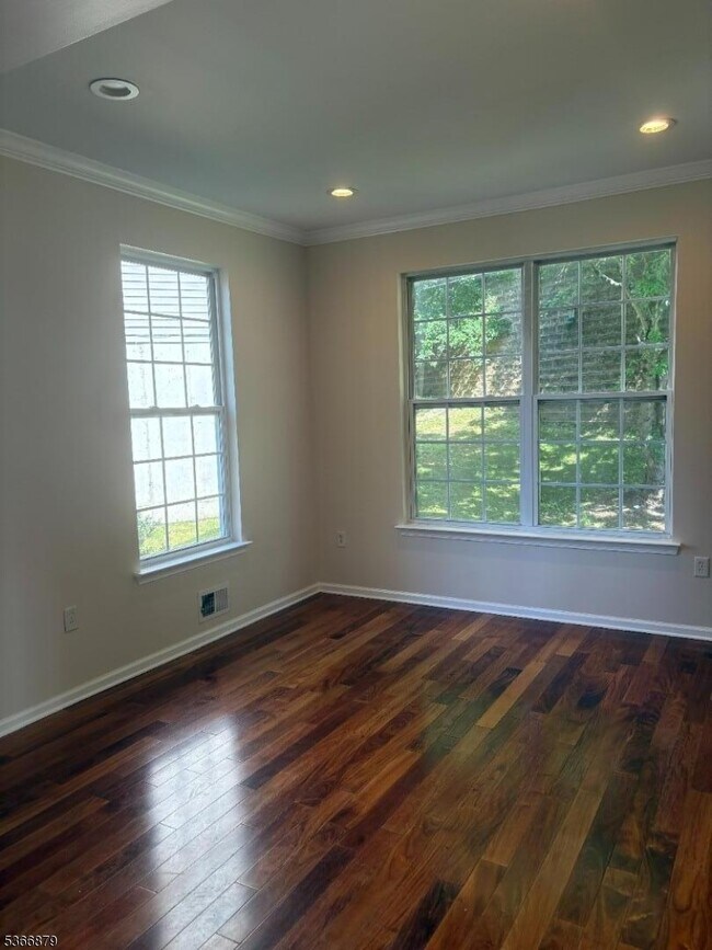 Foto del edificio - 312 Winding Hill Dr