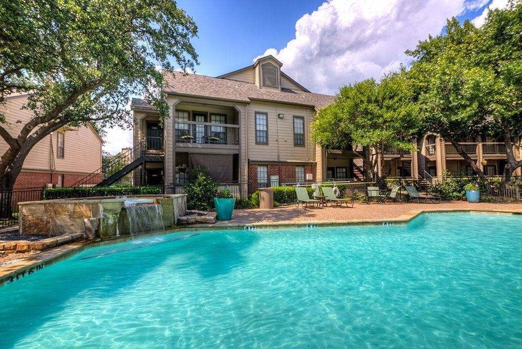 The Residence at North Dallas Apartments in Dallas, TX