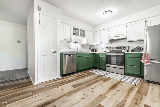 Foto del edificio - 6503 Park Central Way