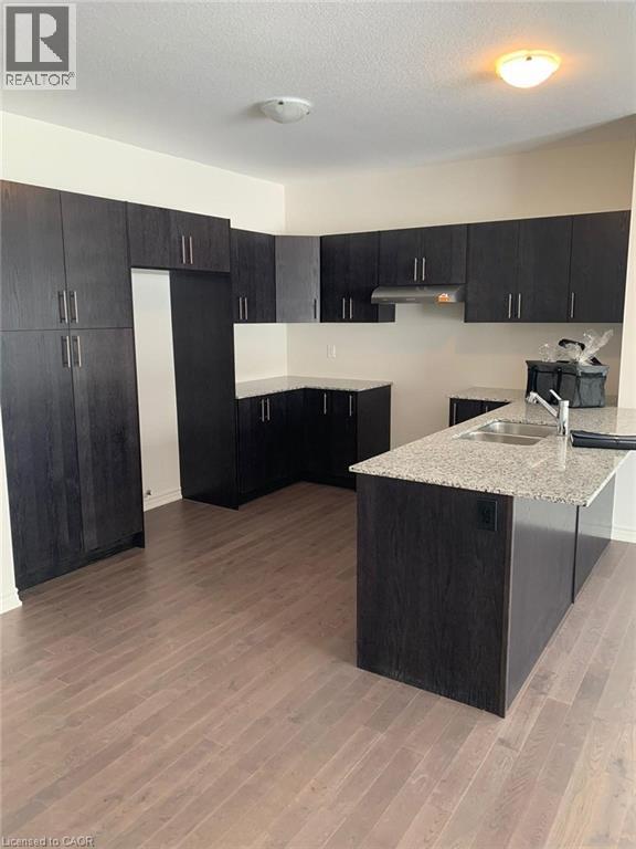 Photo du bâtiment - 136 Saunders St