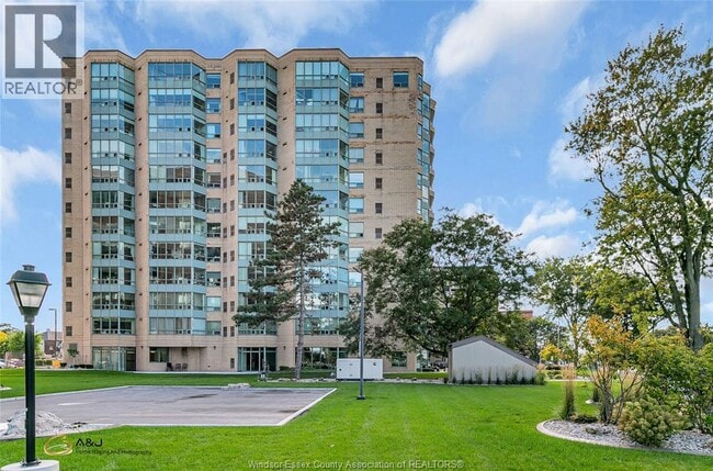 Photo du bâtiment - 3601 Riverside Dr E