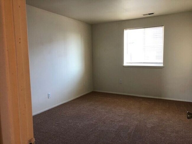 Building Photo - Two Bedroom Apartment for Rent 19114