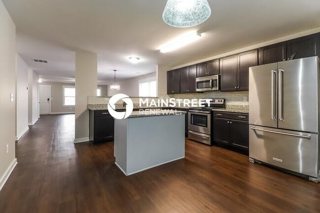 Building Photo - 3 Bedroom Pet-Friendly Home in COVINGTON, ...