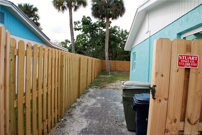 Building Photo - 406 Robalo Ct
