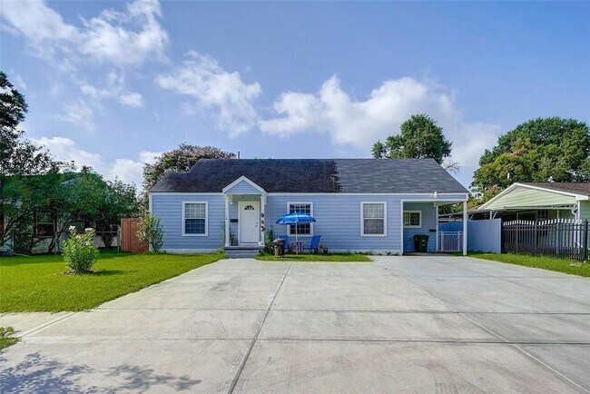 Building Photo - 7142 Moss Rose St