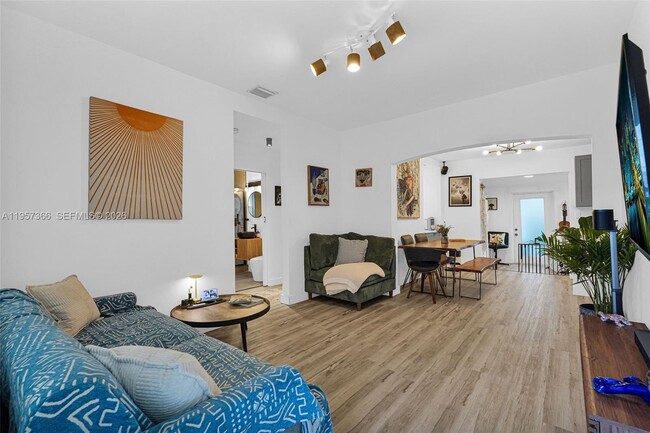 Building Photo - 274 NW 43rd St