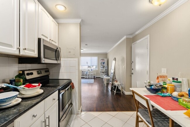 Building Photo - 71 Oxford Ave