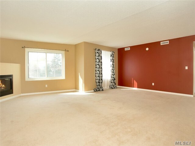 Foto del edificio - 242 Maple Ave