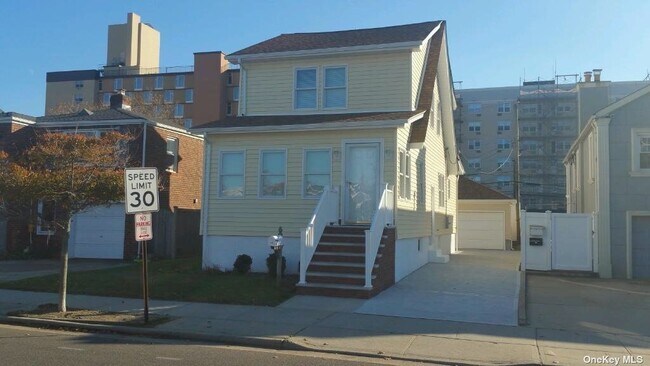 Building Photo - 548 E Broadway