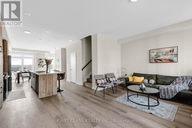 Building Photo - 25 Bullate Ln