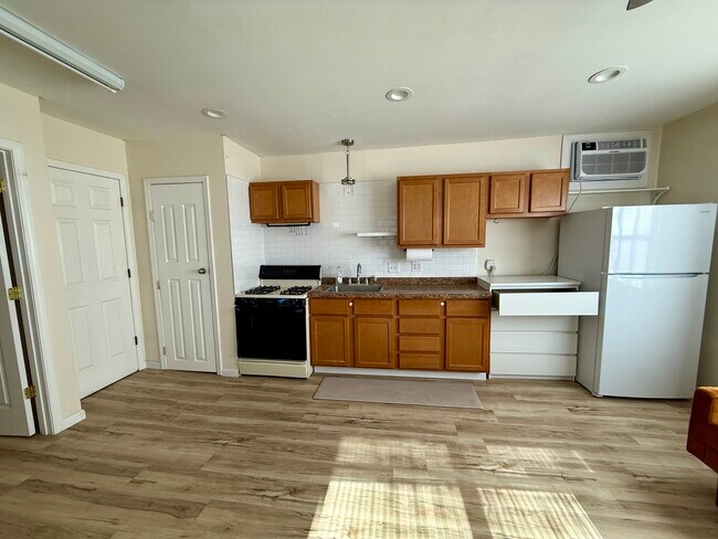 Foto del edificio - 7215 University Ave