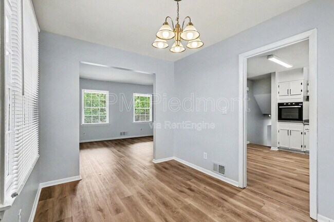 Building Photo - 2642 Hatfield Cir SE