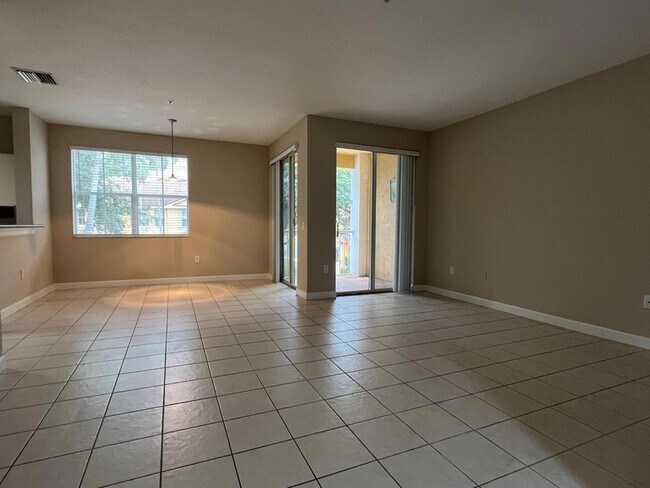 Foto del edificio - 2123 Shoma Dr