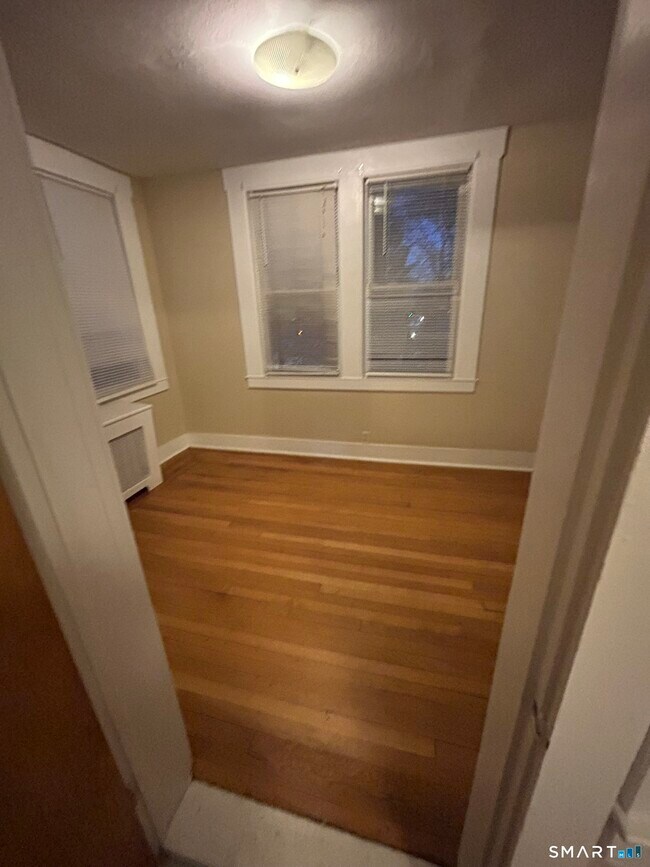 Foto del edificio - 54 Sherman Ave