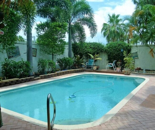 Building Photo - 101 Mako Ln