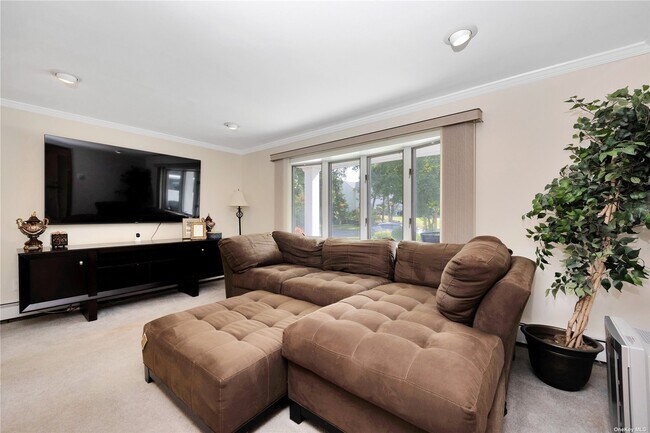 Building Photo - 11 Summerfield Dr