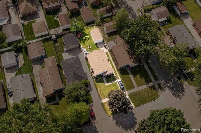 Foto del edificio - Beautiful Home in Dearborn Heights