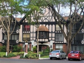 Building Photo - 3730 Inverrary Dr
