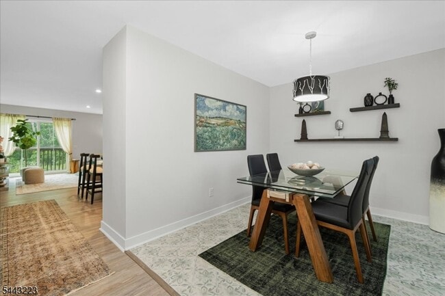 Building Photo - 49 Coventry Rd