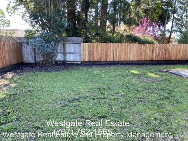 Building Photo - 4 br, 2 bath House - 8419 Lakewood Ave