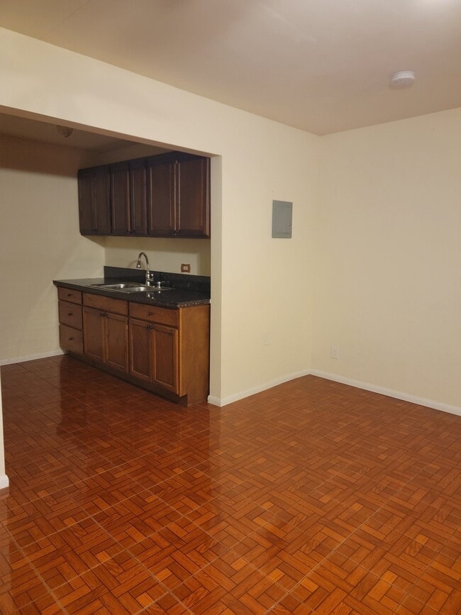 Foto del edificio - 206 W Cedar Ave