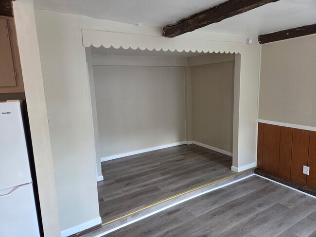 Building Photo - 103 E Steuben St