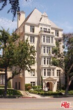 Building Photo - 1360 N Crescent Heights Blvd