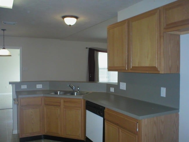 Building Photo - 843 Victoria Lakes Dr