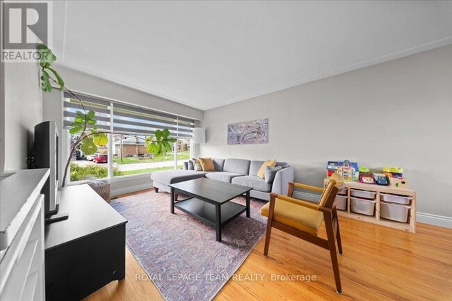 Building Photo - 753 Dickens Ave