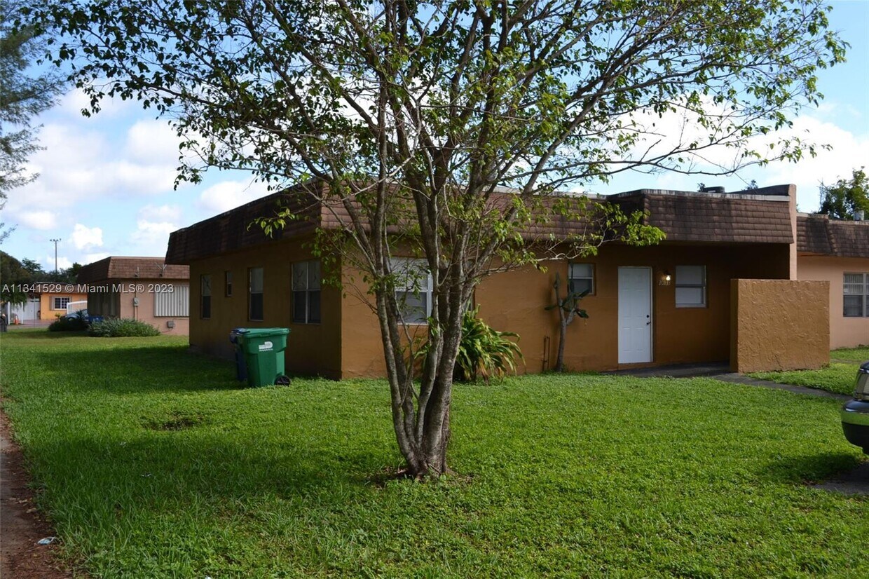 Building Photo - 20833 NW 25th Ave