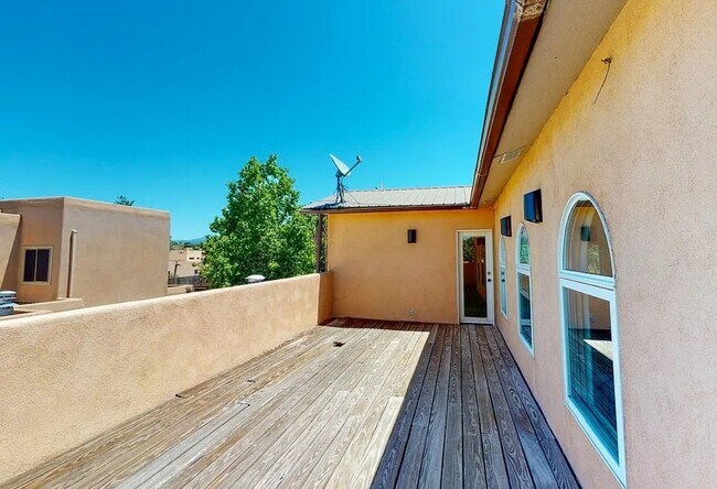 Building Photo - 3254 Nizhoni Dr