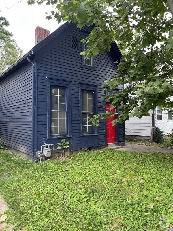 Building Photo - 1113 W Delaware St